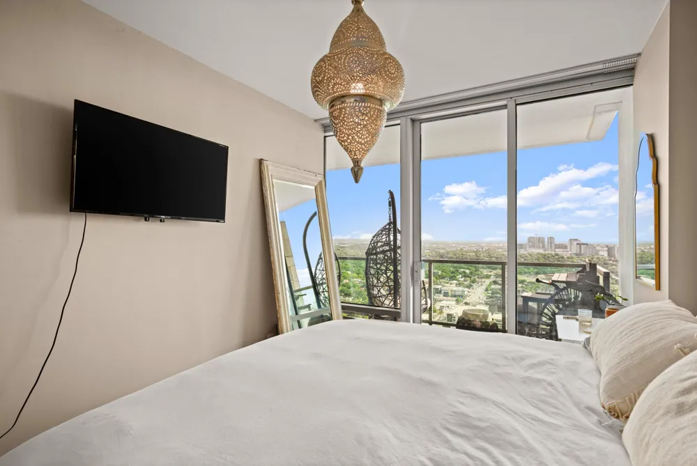 300 Bowie Street #3806 Austin, TX 78703