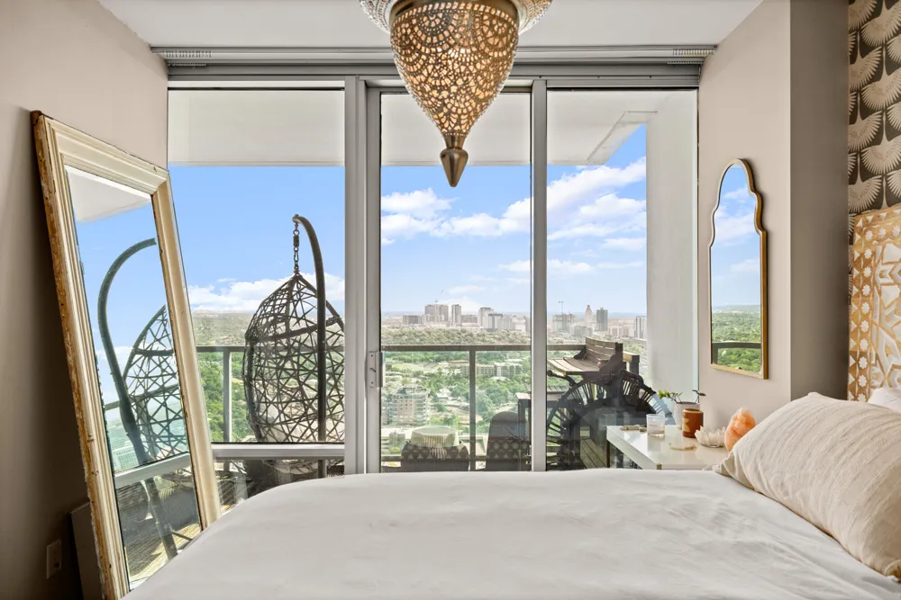 300 Bowie Street #3806 Austin, TX 78703