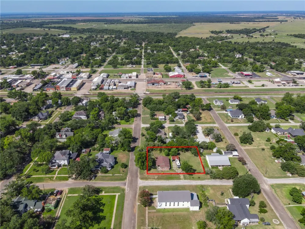 307 E Barton Street Calvert, TX 77837