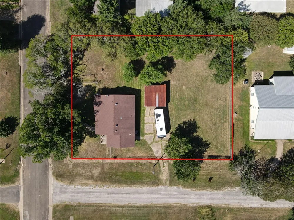 307 E Barton Street Calvert, TX 77837