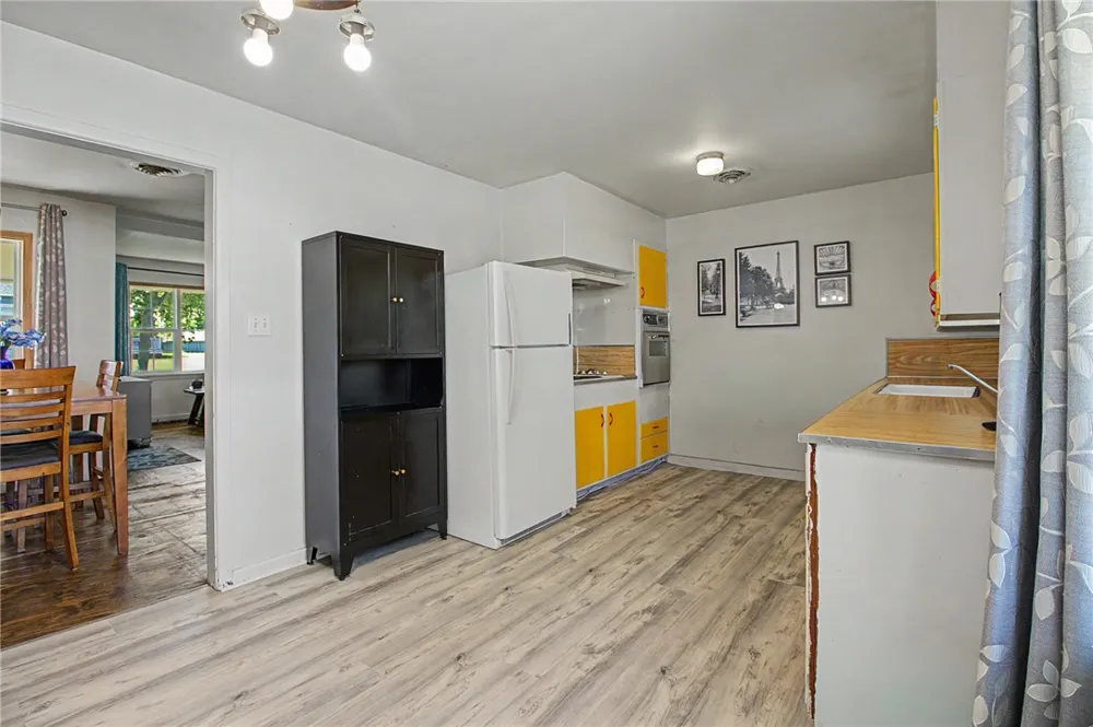307 E Barton Street Calvert, TX 77837