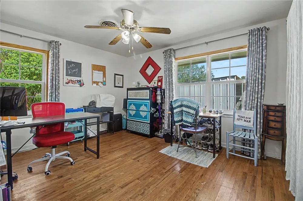 307 E Barton Street Calvert, TX 77837