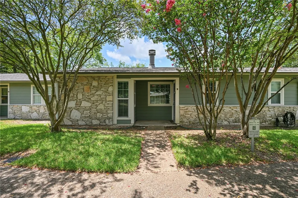 2800 Longmire Drive #9 College Station, TX 77845
