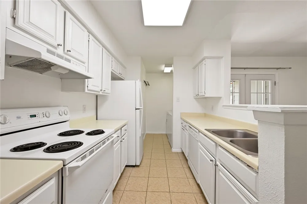 2800 Longmire Drive #9 College Station, TX 77845