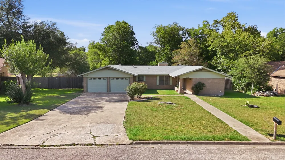 1609 Tammi Lane Taylor, TX 76574