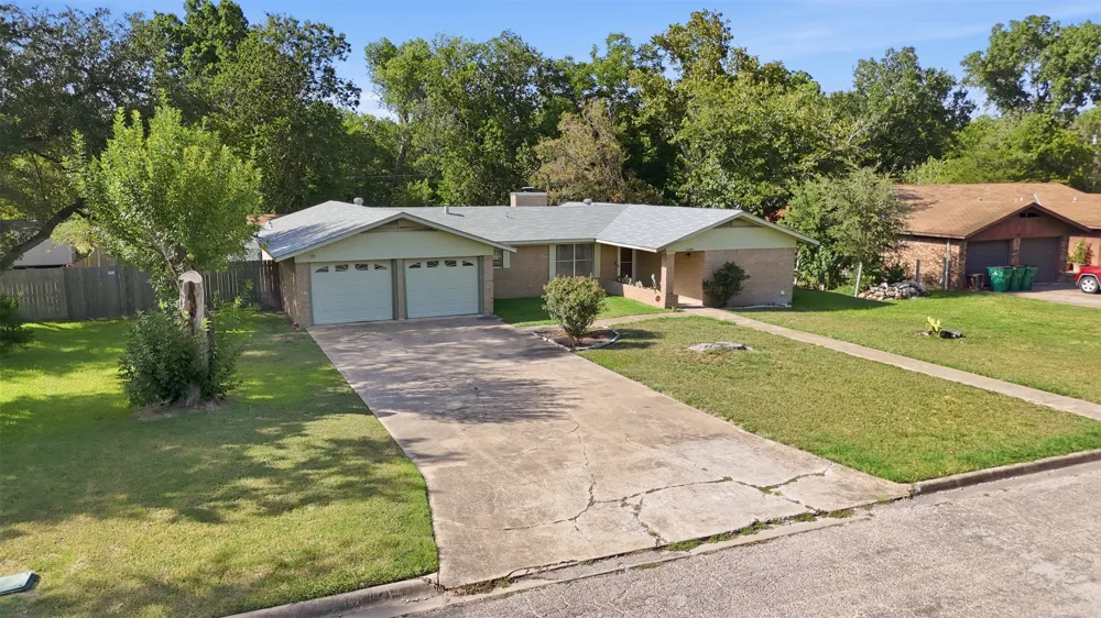 1609 Tammi Lane Taylor, TX 76574