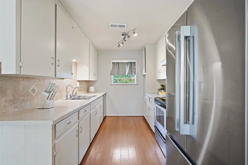 1609 Tammi Lane Taylor, TX 76574