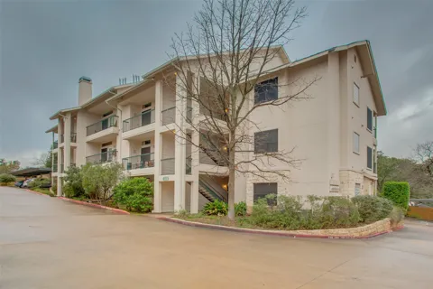 2209 Hancock Drive #27