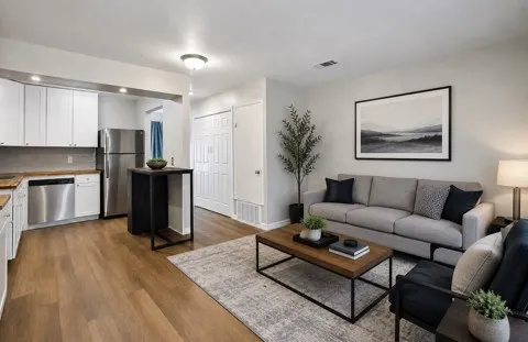 1221 W Hopkins Street #2 San Marcos, TX 78666
