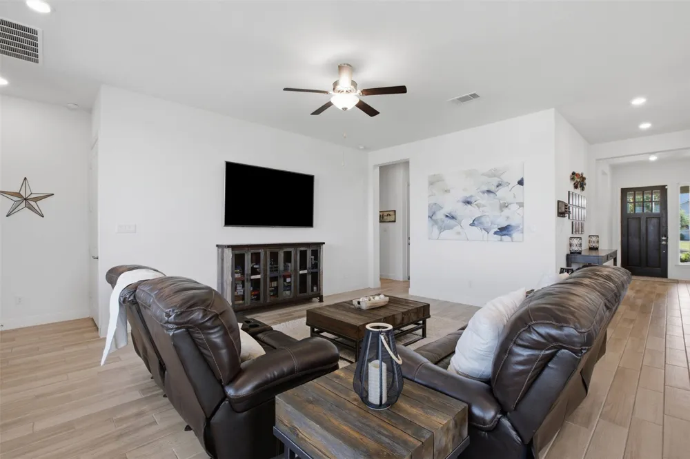 113 Corbin Avenue Georgetown, TX 78628