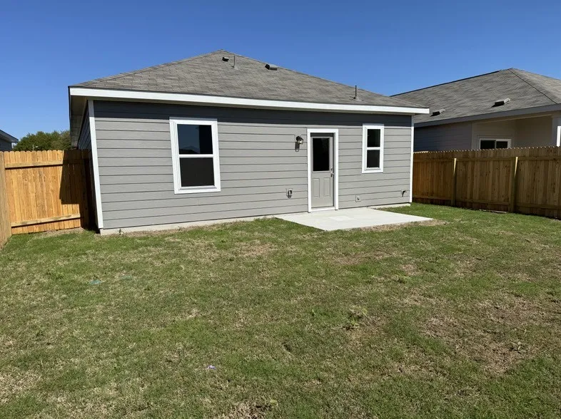 309 Plateau Street Maxwell, TX 78656