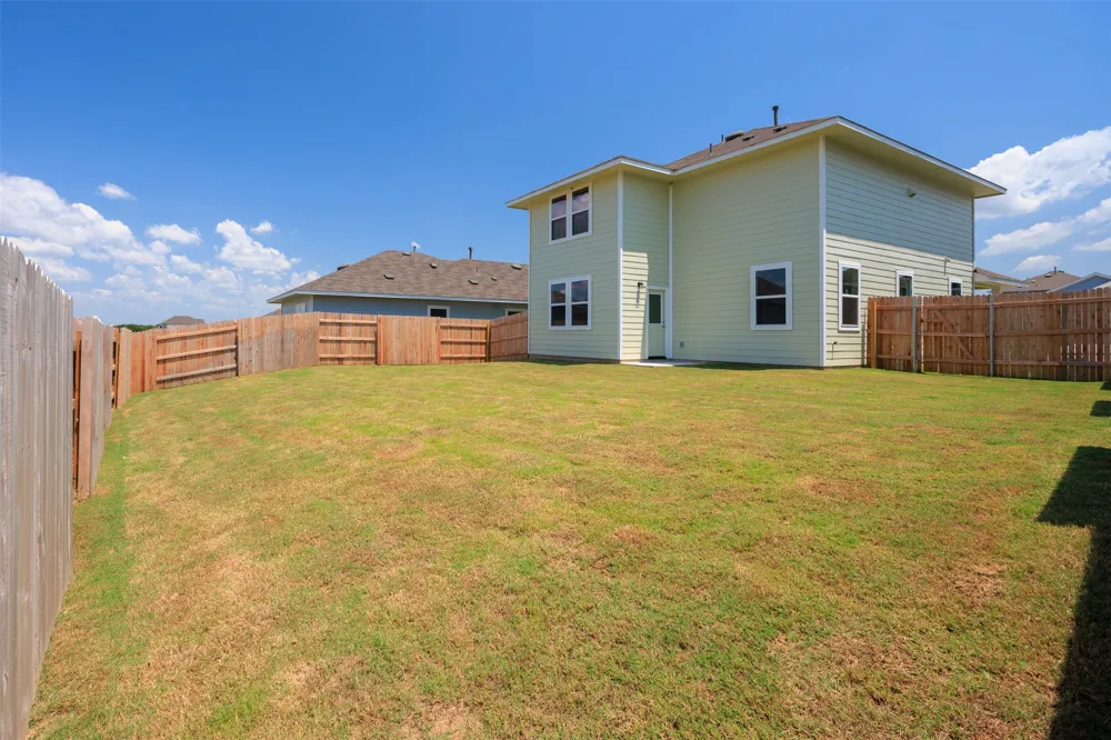 187 Haywood Manor Maxwell, TX 78656
