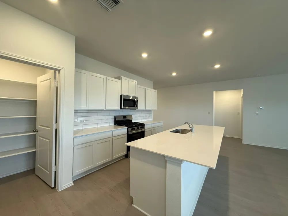 117 Alamito Avenue Kyle, TX 78640