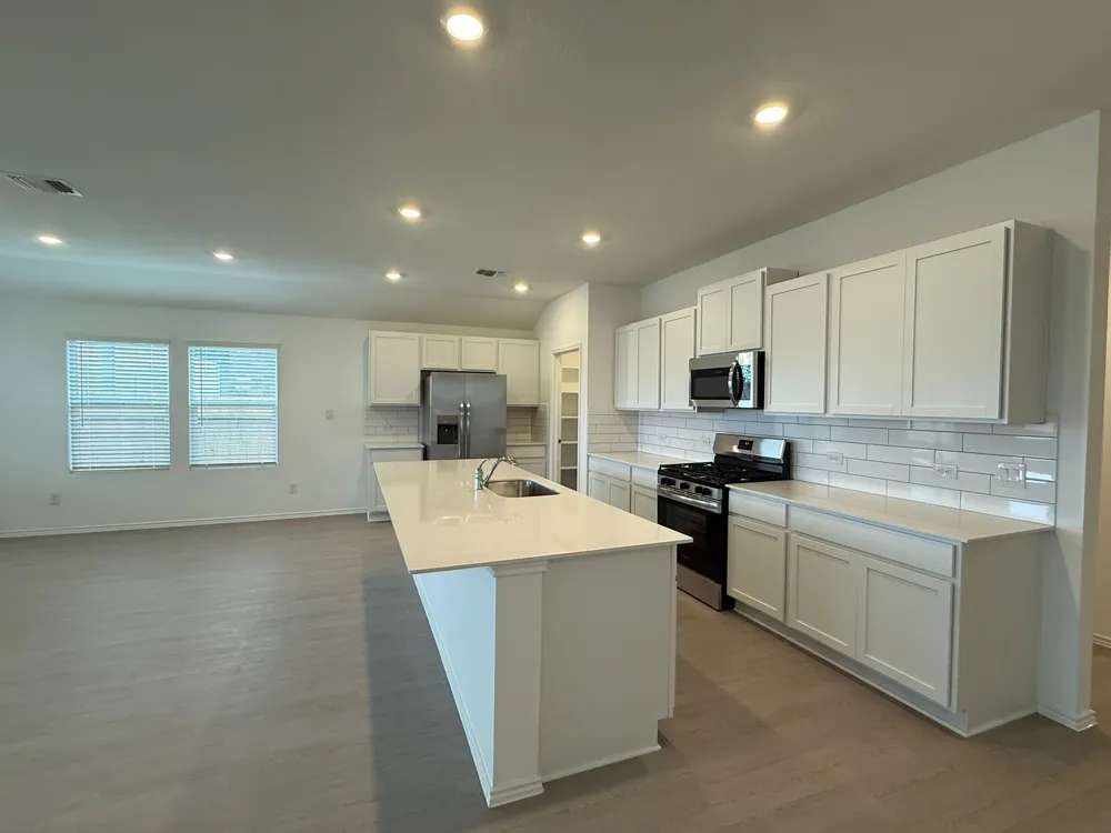 117 Alamito Avenue Kyle, TX 78640