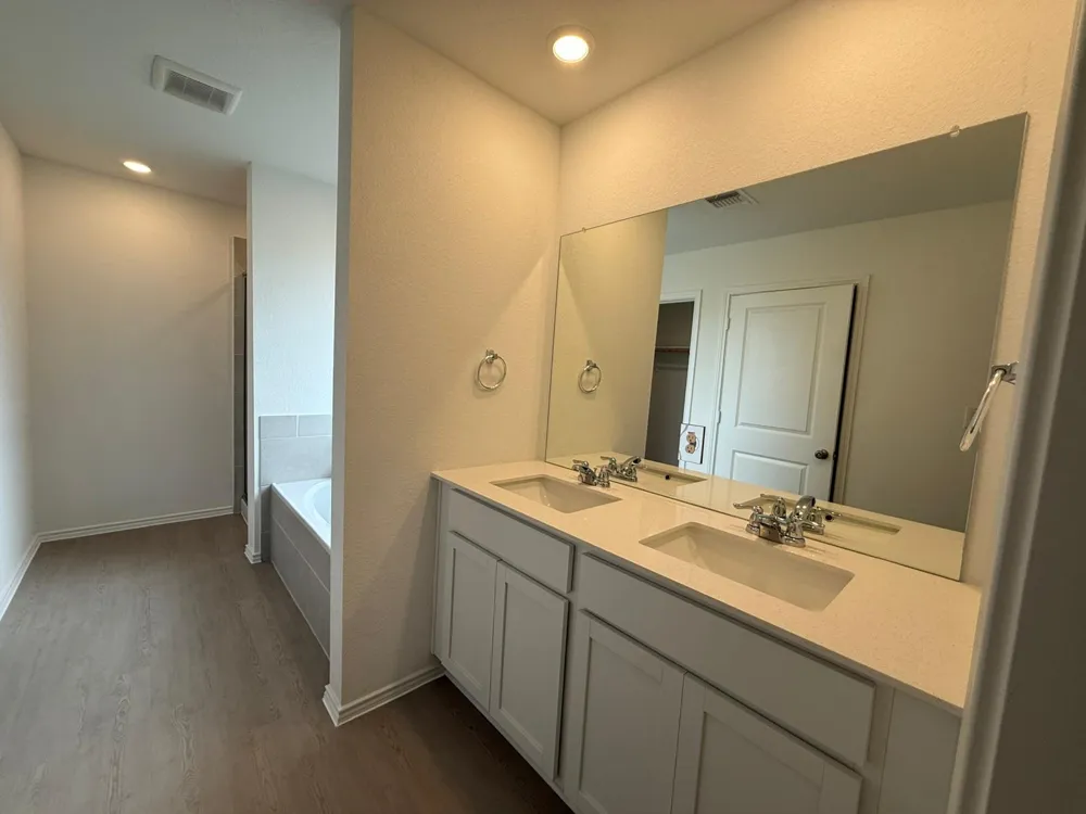 117 Alamito Avenue Kyle, TX 78640