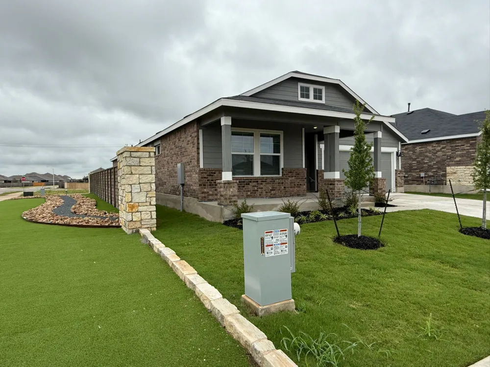 117 Alamito Avenue Kyle, TX 78640