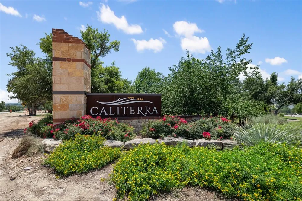 342 Bridge Water Loop Dripping Springs, TX 78620