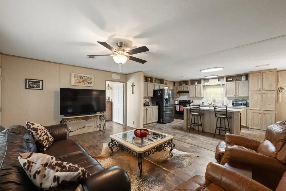 7092 FM 621 Martindale, TX 78655