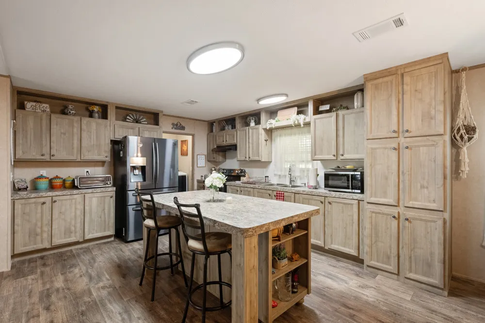 7092 FM 621 Martindale, TX 78655