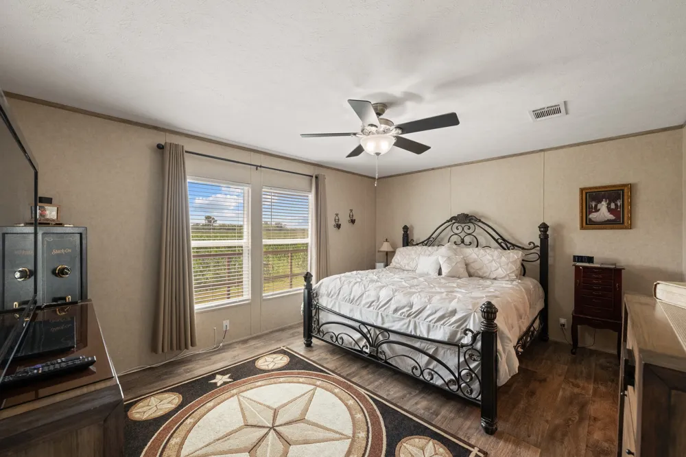 7092 FM 621 Martindale, TX 78655