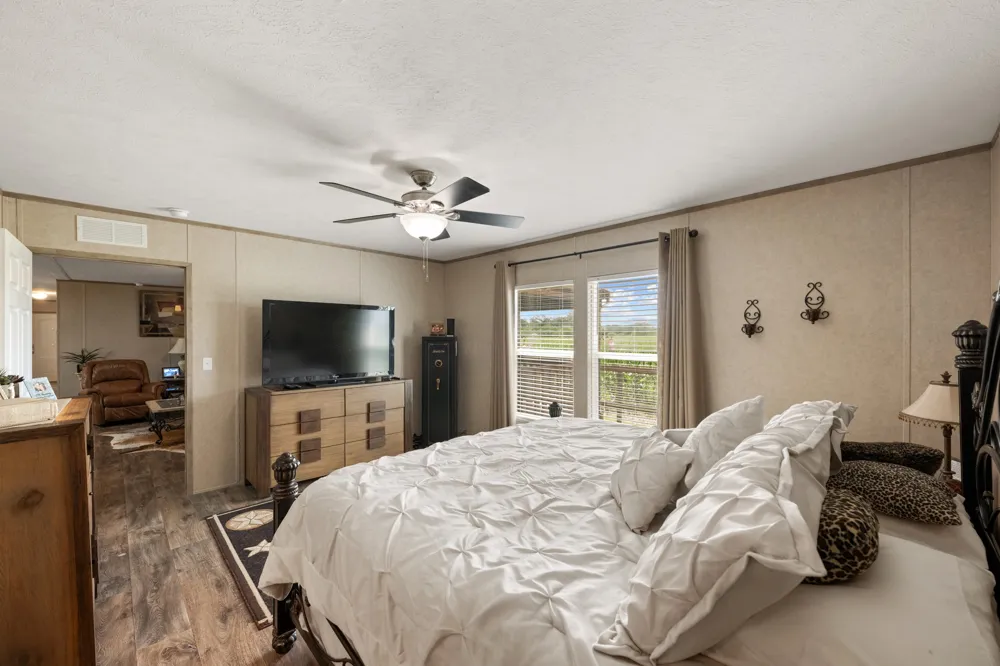 7092 FM 621 Martindale, TX 78655