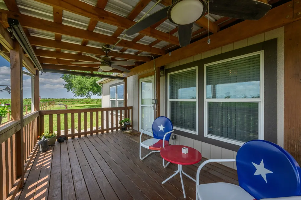7092 FM 621 Martindale, TX 78655