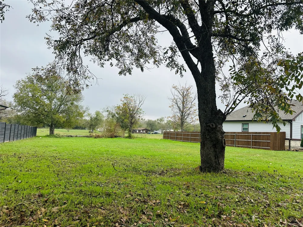 106 Bill Street Elgin, TX 78621