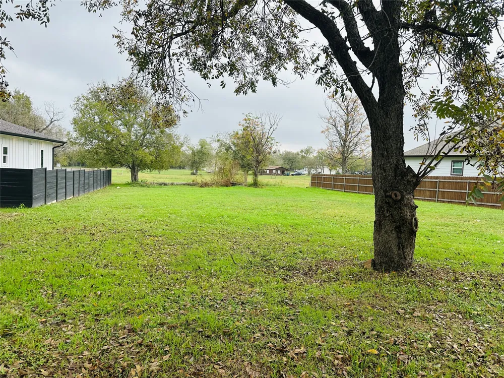 106 Bill Street Elgin, TX 78621