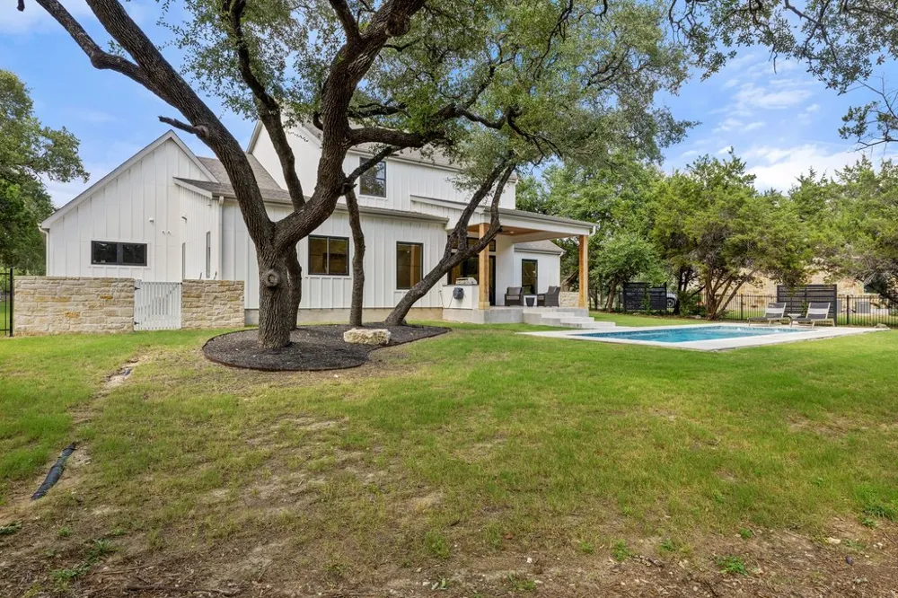 1362 Flint Rock Loop Driftwood, TX 78619