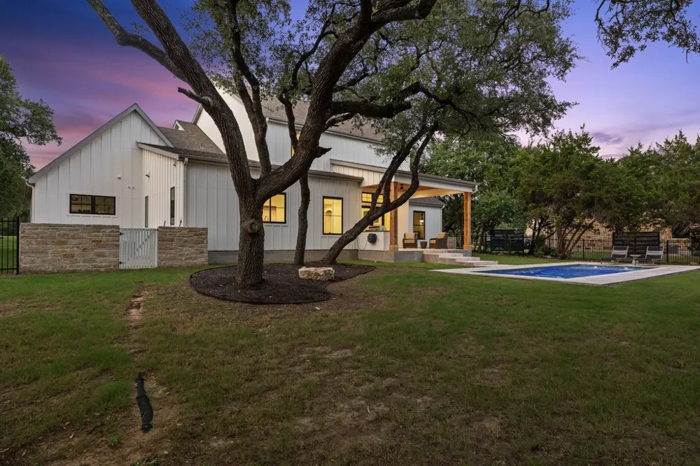 1362 Flint Rock Loop Driftwood, TX 78619