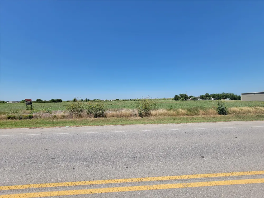 2315 Limmer Loop Hutto, TX 78634