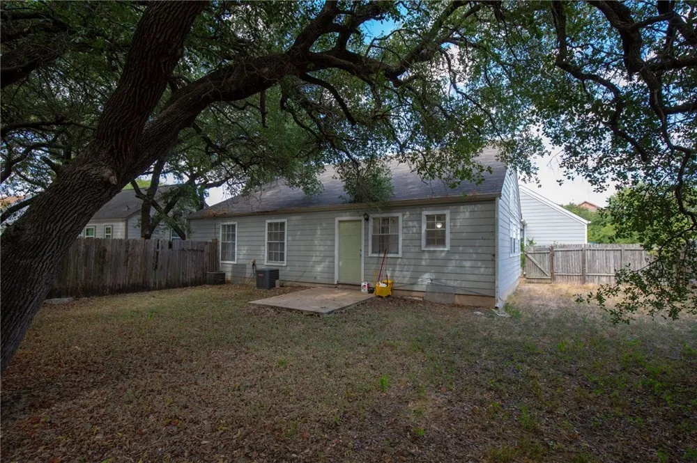 8807 Pineridge Drive #A Austin, TX 78729