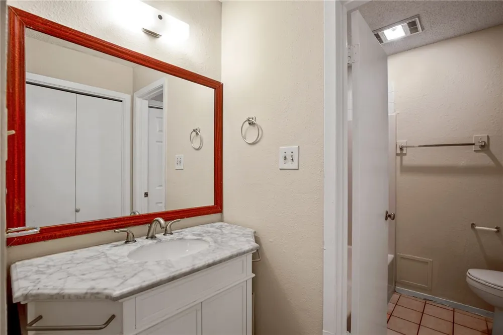 8807 Pineridge Drive #A Austin, TX 78729