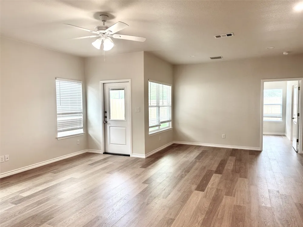 401 CR 306 #A Jarrell, TX 76537