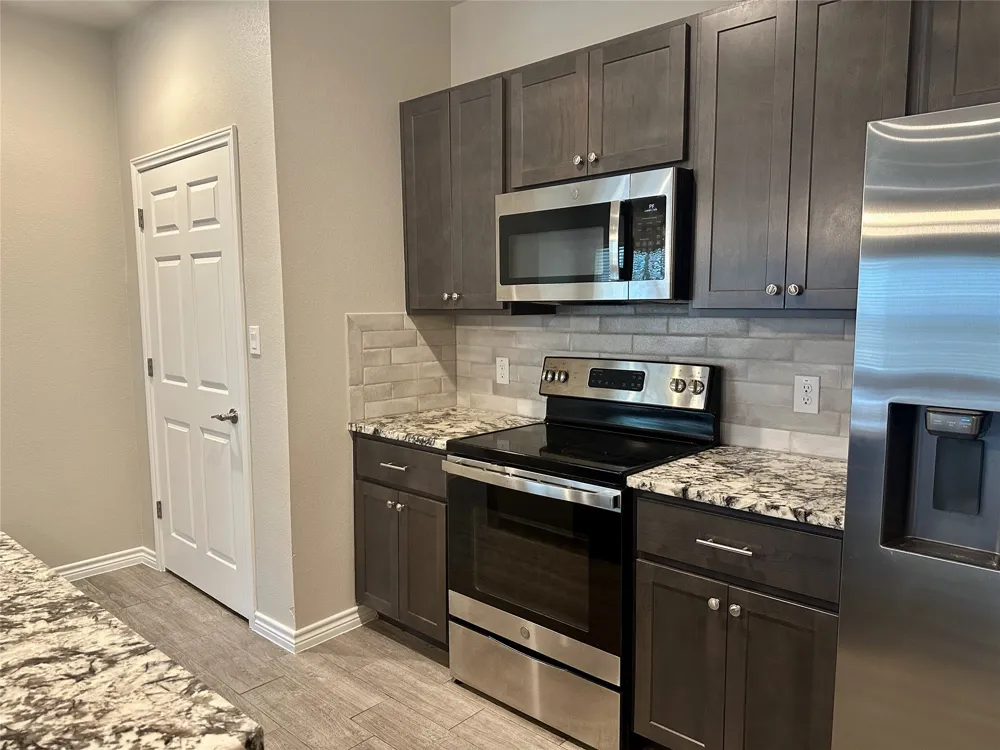 401 CR 306 #A Jarrell, TX 76537