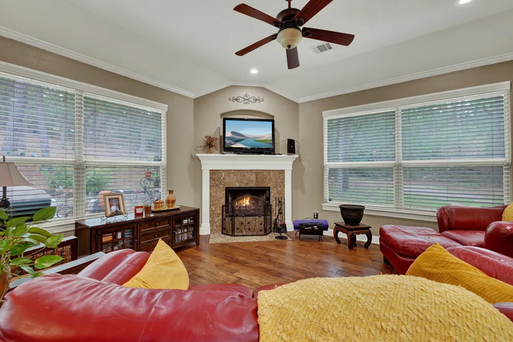 107 Nanakuli Bastrop, TX 78602