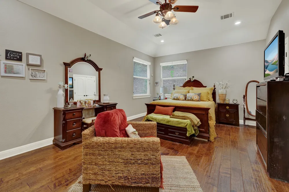 107 Nanakuli Bastrop, TX 78602