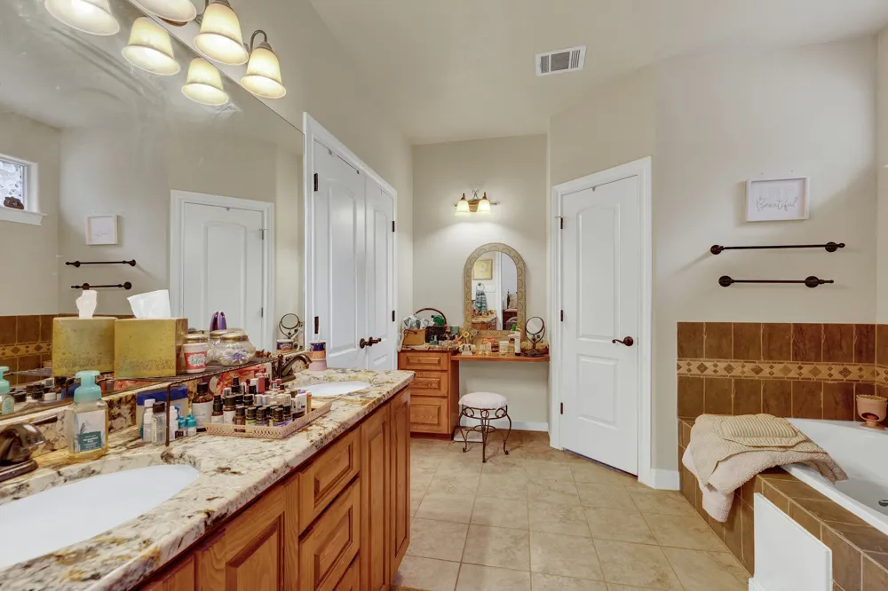 107 Nanakuli Bastrop, TX 78602