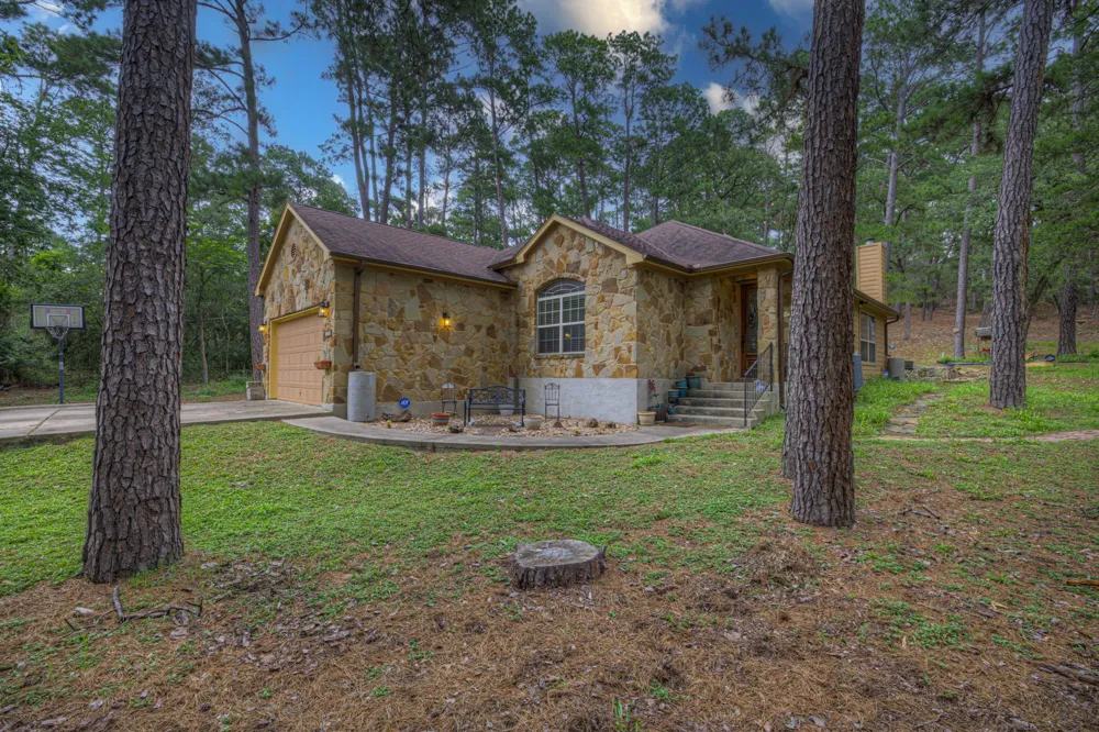 107 Nanakuli Bastrop, TX 78602