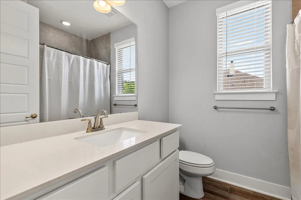 320 Raptor Beak Way Cedar Creek, TX 78612