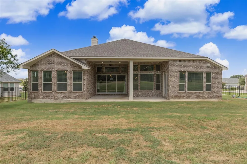320 Raptor Beak Way Cedar Creek, TX 78612