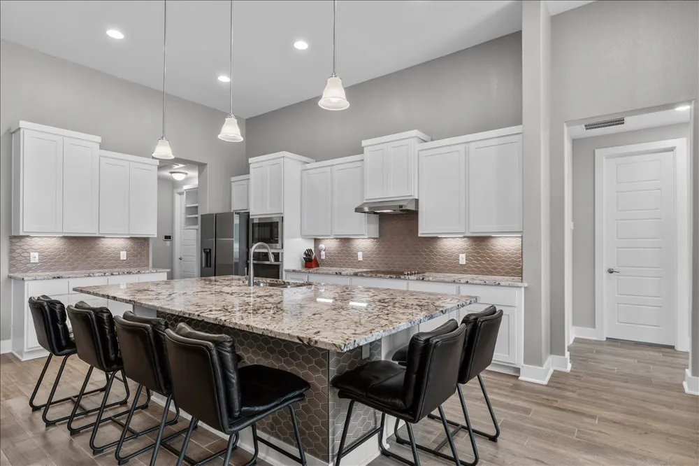 320 Raptor Beak Way Cedar Creek, TX 78612