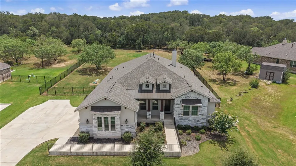 320 Raptor Beak Way Cedar Creek, TX 78612