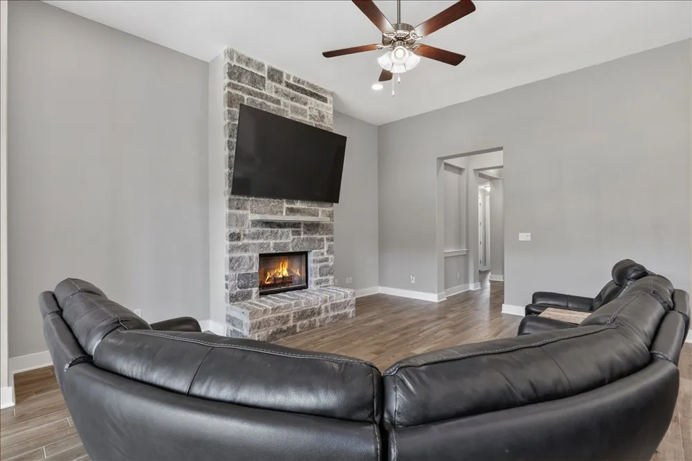 320 Raptor Beak Way Cedar Creek, TX 78612