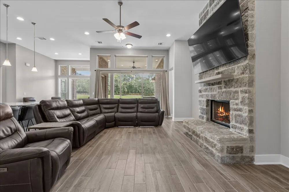 320 Raptor Beak Way Cedar Creek, TX 78612
