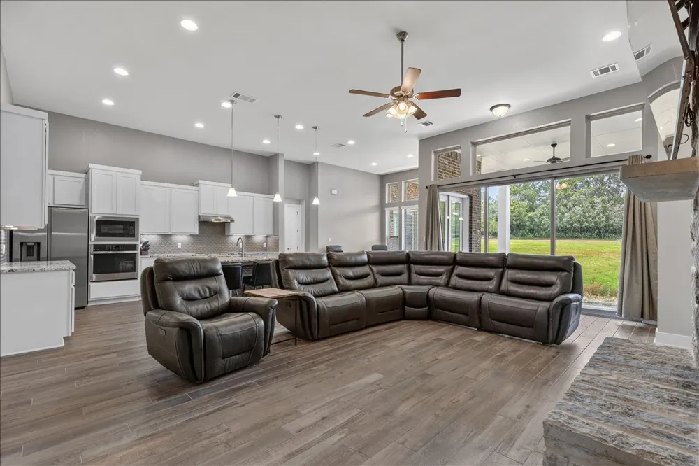 320 Raptor Beak Way Cedar Creek, TX 78612