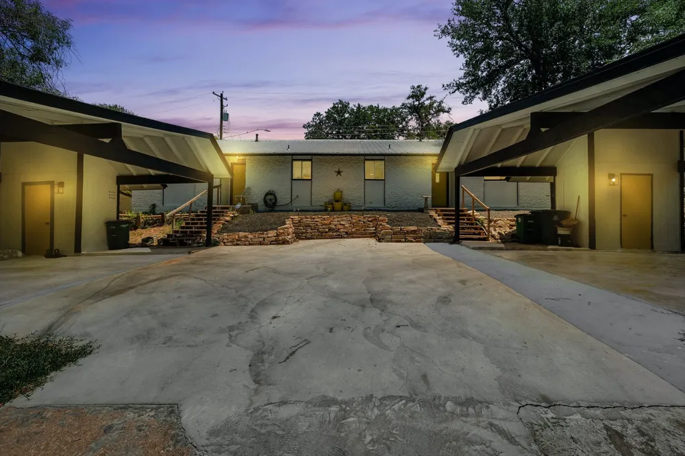 1706 Elmhurst Drive #B Austin, TX 78741