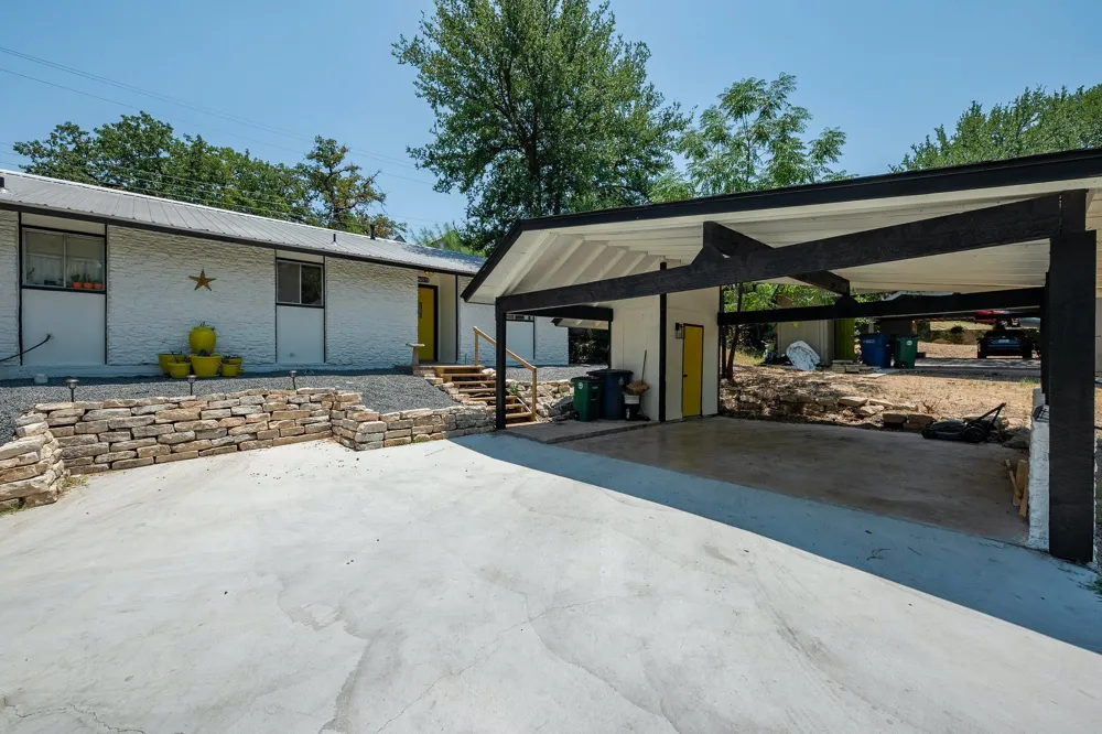 1706 Elmhurst Drive #B Austin, TX 78741