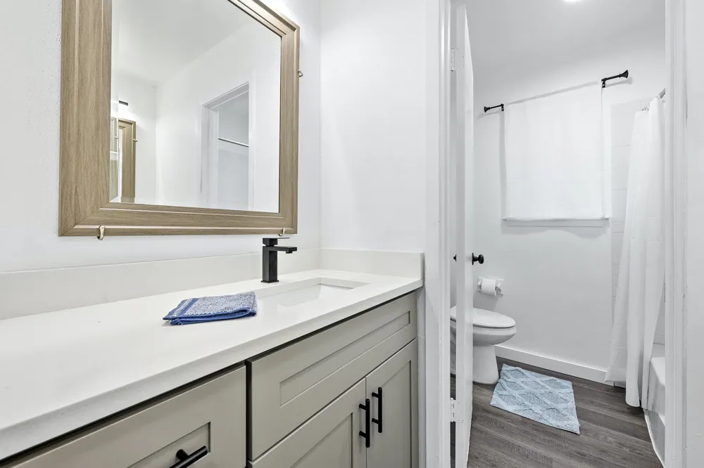 1706 Elmhurst Drive #B Austin, TX 78741