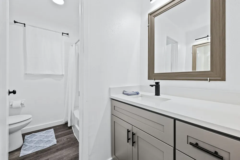 1706 Elmhurst Drive #B Austin, TX 78741